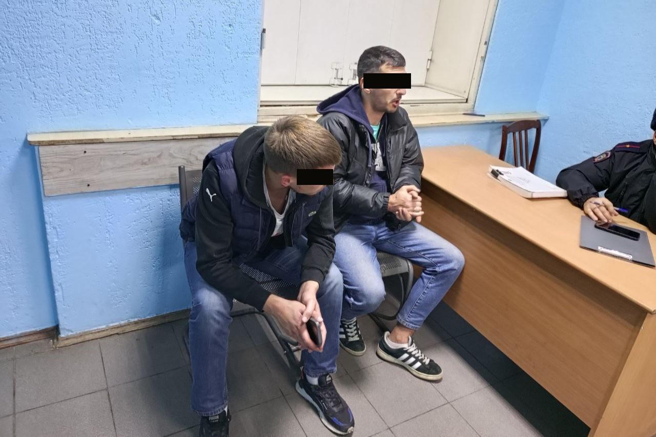 Фото Один из посетителей бара на Советской в Новосибирске отказался платить по счёту, представившись спецагентом 2 - Сиб.ФМ Фото Один из посетителей бара на Советской в Новосибирске отказался платить по счёту, представившись спецагентом 2